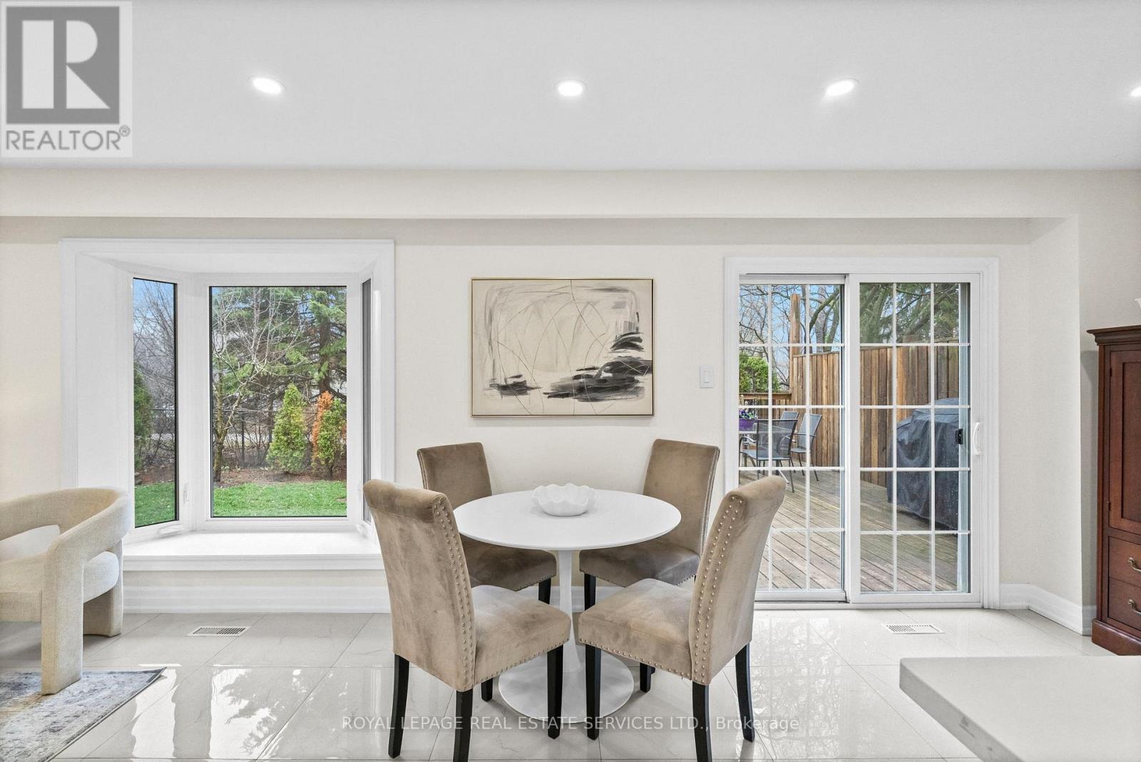 22 - 1176 Jamesway Boulevard, Oakville, ON - Indoor Photo Showing Dining Room
