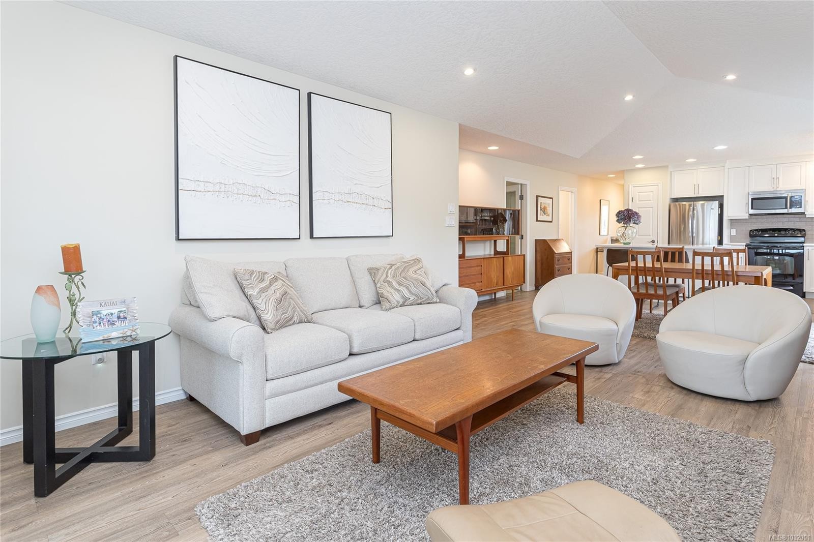 2900 Jonas Way, Chemainus, BC - Indoor Photo Showing Living Room