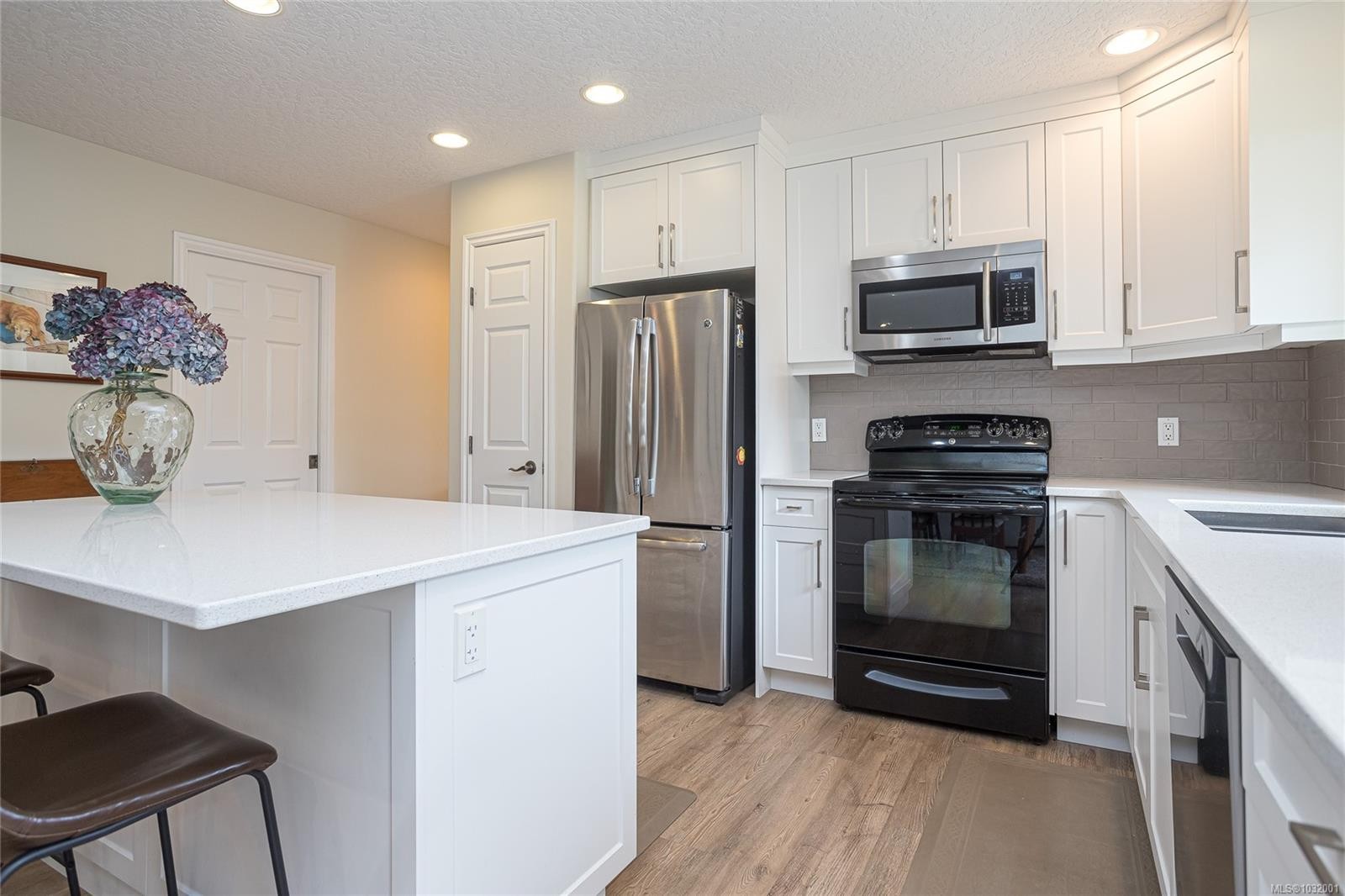 2900 Jonas Way, Chemainus, BC - Indoor Photo Showing Kitchen