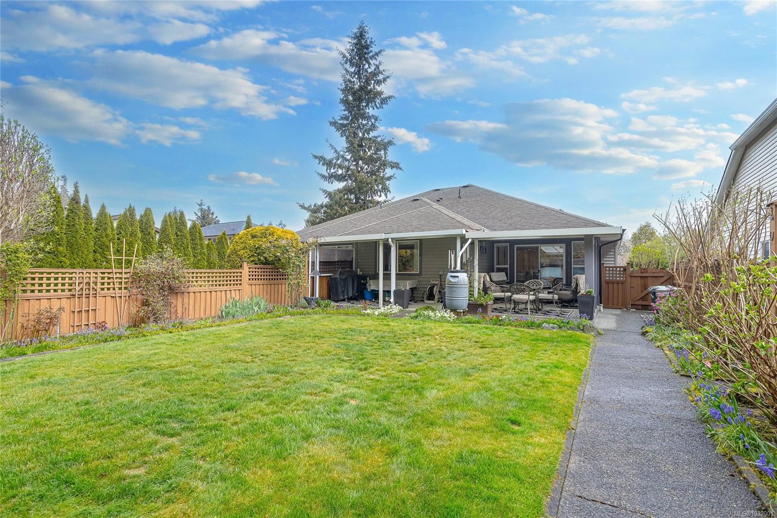 2900 Jonas Way, Chemainus, BC - Outdoor With Deck Patio Veranda