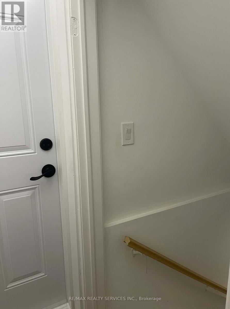 920 Ledbury Crescent, Mississauga, ON - Indoor