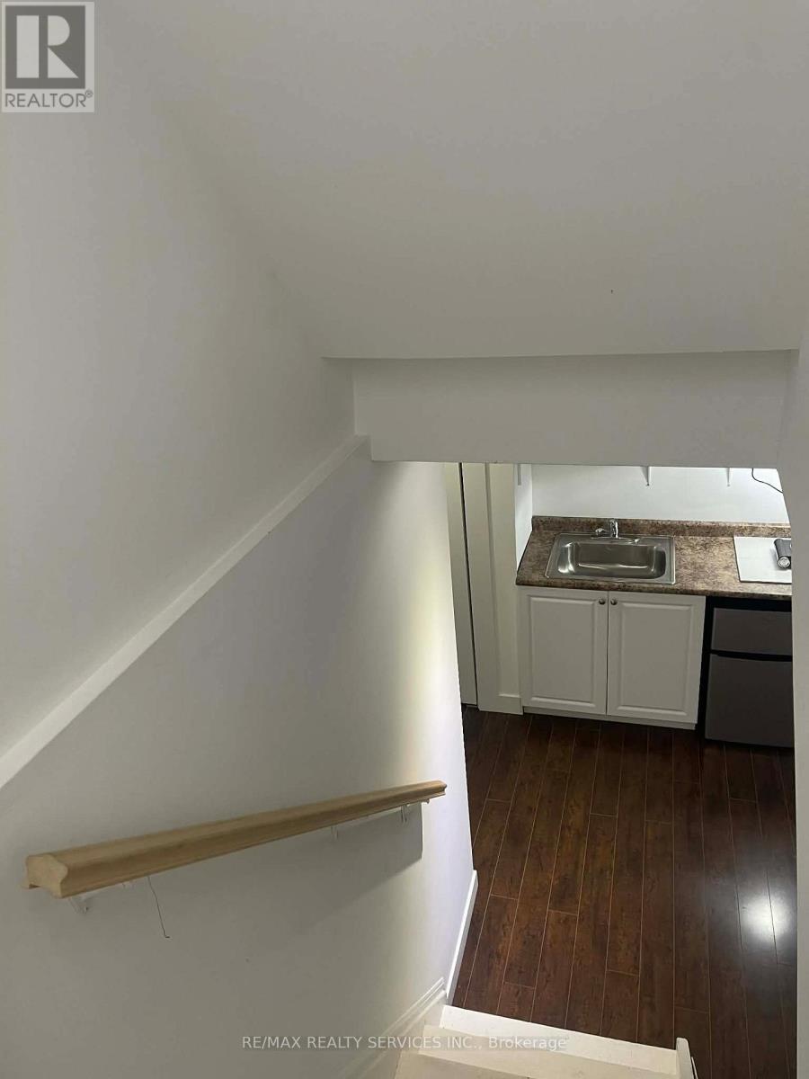 920 Ledbury Crescent, Mississauga, ON - Indoor