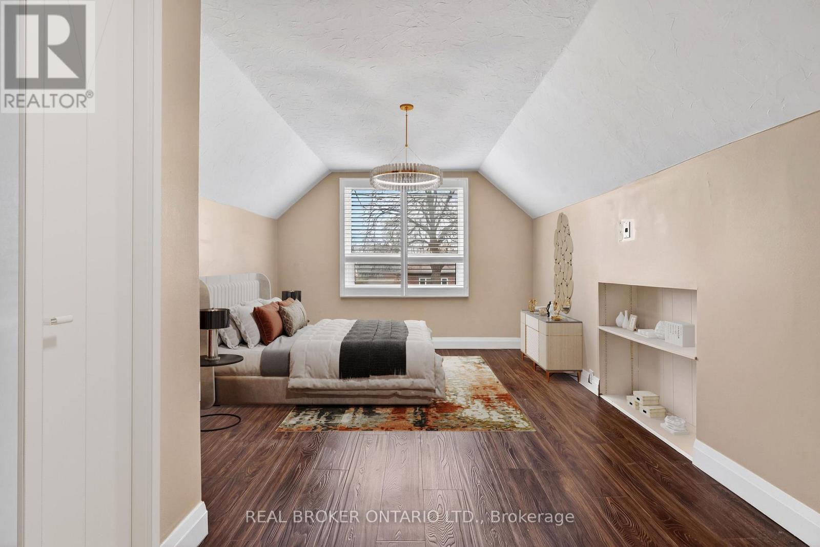 379 Talbot Street, Hamilton, ON - Indoor