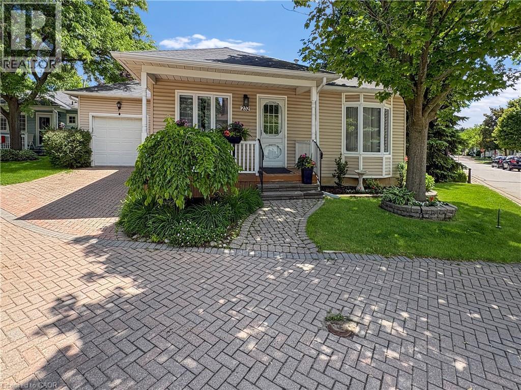 232 Silverbirch Boulevard, Hamilton, ON - Outdoor With Deck Patio Veranda With Facade