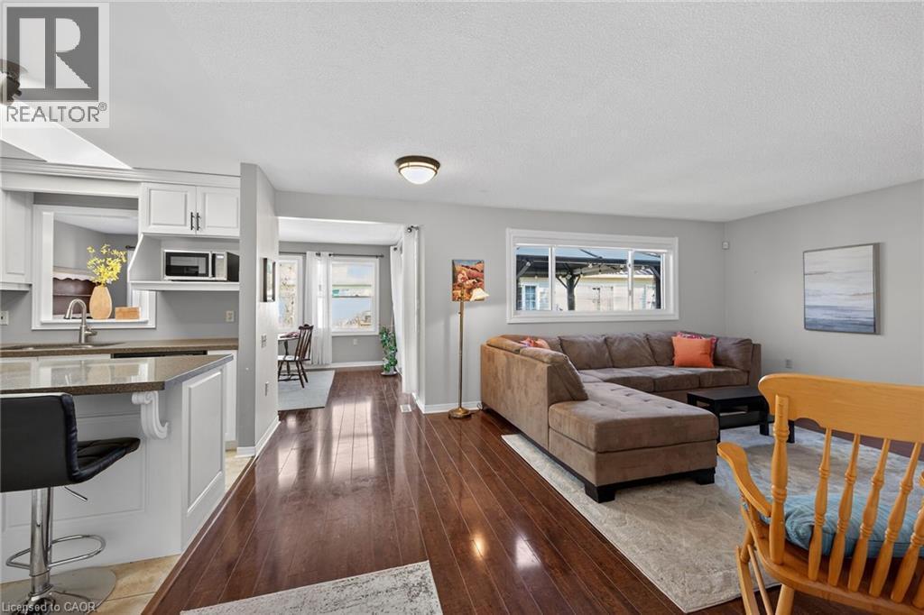 232 Silverbirch Boulevard, Hamilton, ON - Indoor