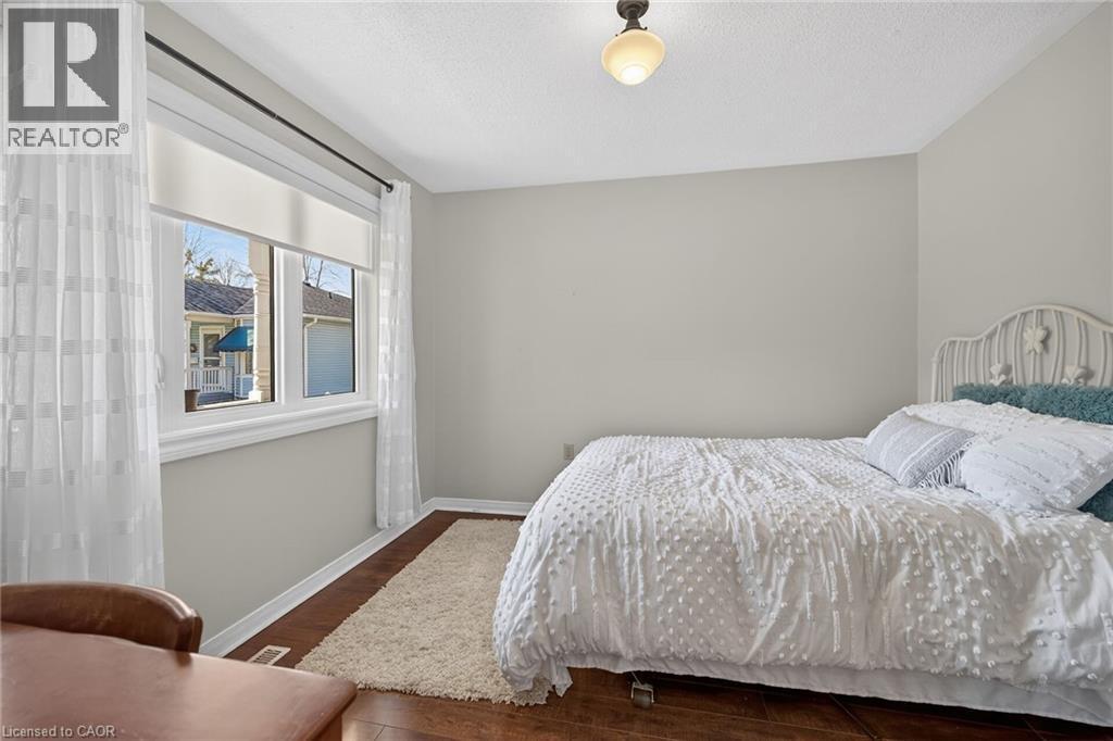 232 Silverbirch Boulevard, Hamilton, ON - Indoor Photo Showing Bedroom