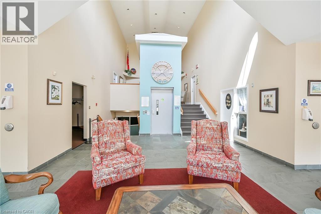 232 Silverbirch Boulevard, Hamilton, ON - Indoor