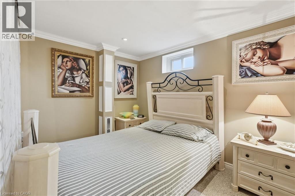 54 Bingham Road, Hamilton, ON - Indoor Photo Showing Bedroom