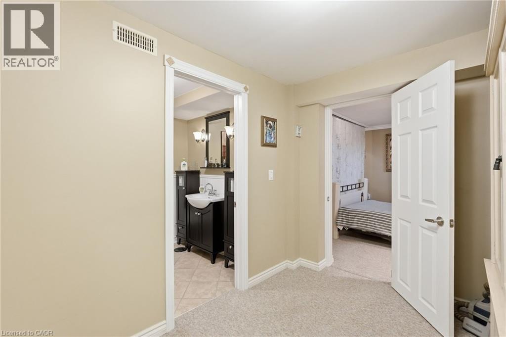 54 Bingham Road, Hamilton, ON - Indoor Photo Showing Other Room
