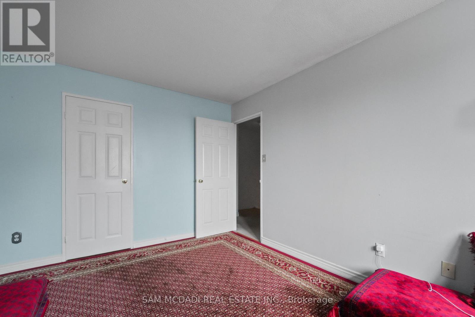 112 - 1050 Falgarwood Drive, Oakville, ON - Indoor