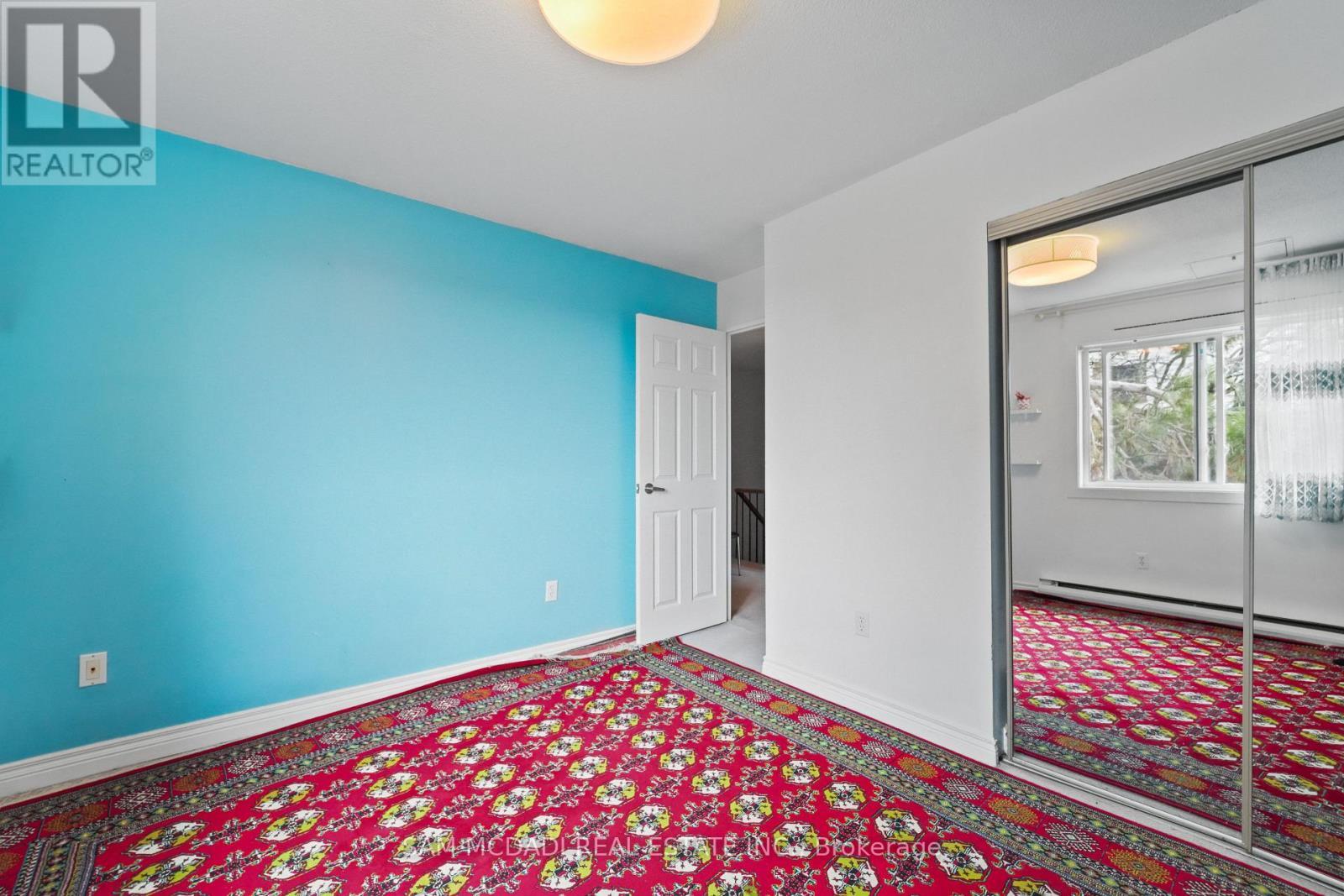 112 - 1050 Falgarwood Drive, Oakville, ON - Indoor Photo Showing Bedroom