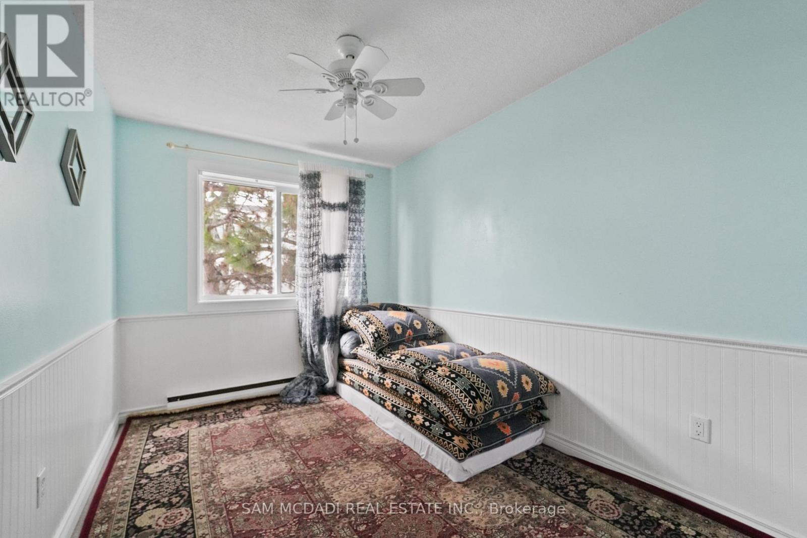 112 - 1050 Falgarwood Drive, Oakville, ON - Indoor