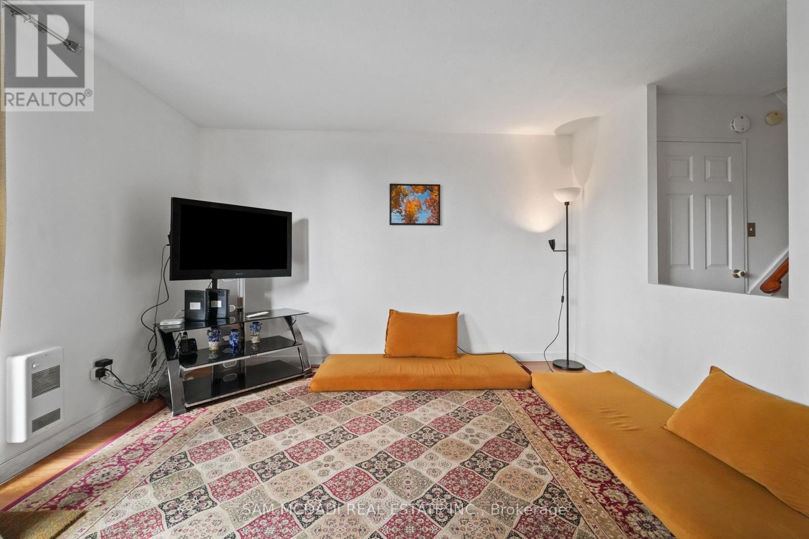 112 - 1050 Falgarwood Drive, Oakville, ON - Indoor