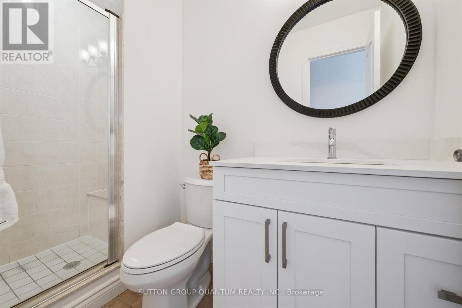 710 Irving Terrace, Milton, ON - Indoor Photo Showing Bathroom