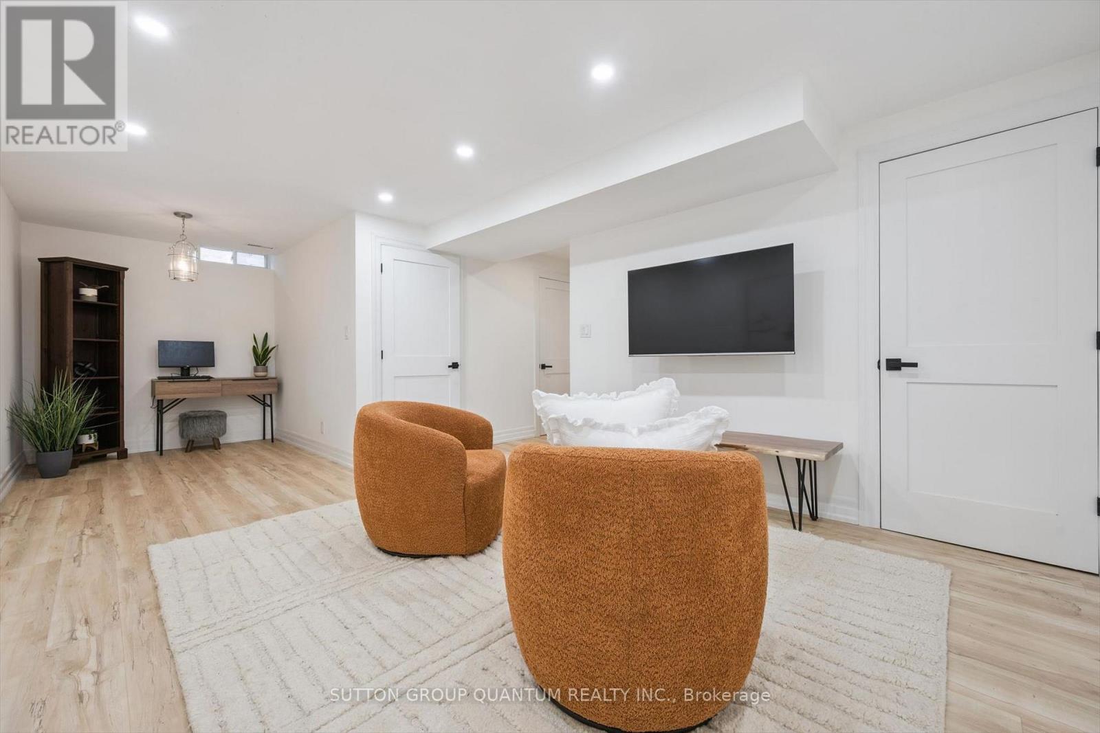 710 Irving Terrace, Milton, ON - Indoor