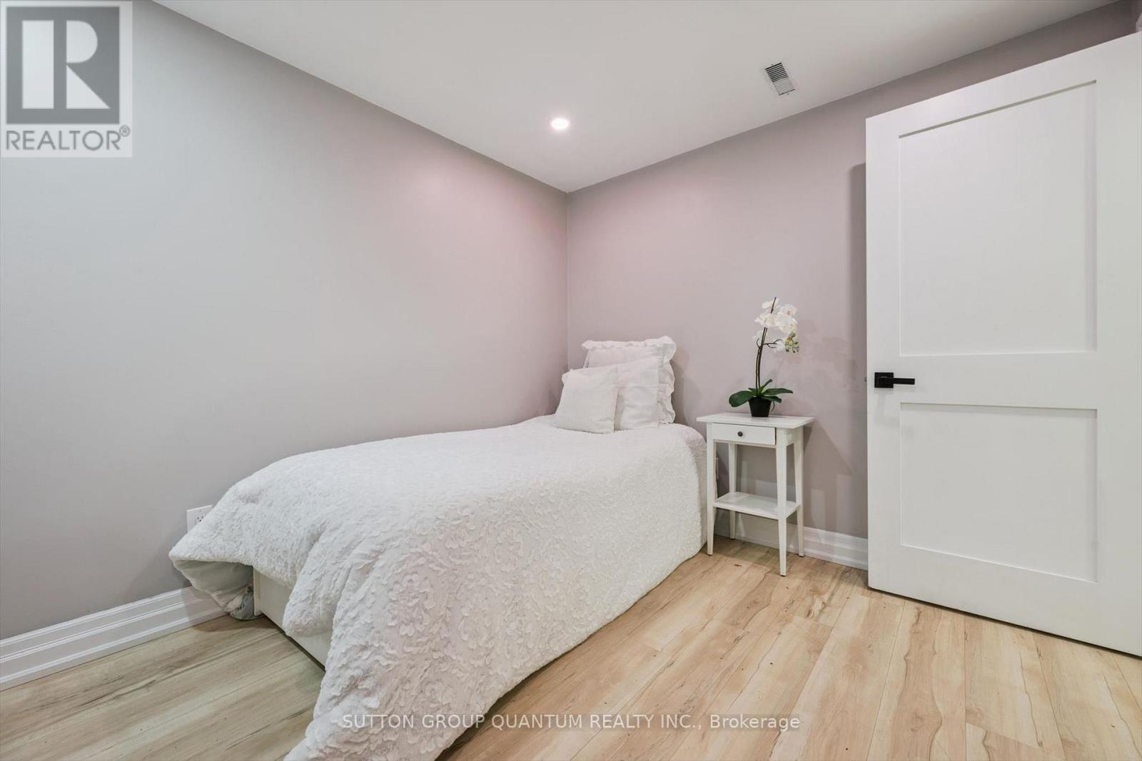 710 Irving Terrace, Milton, ON - Indoor Photo Showing Bedroom
