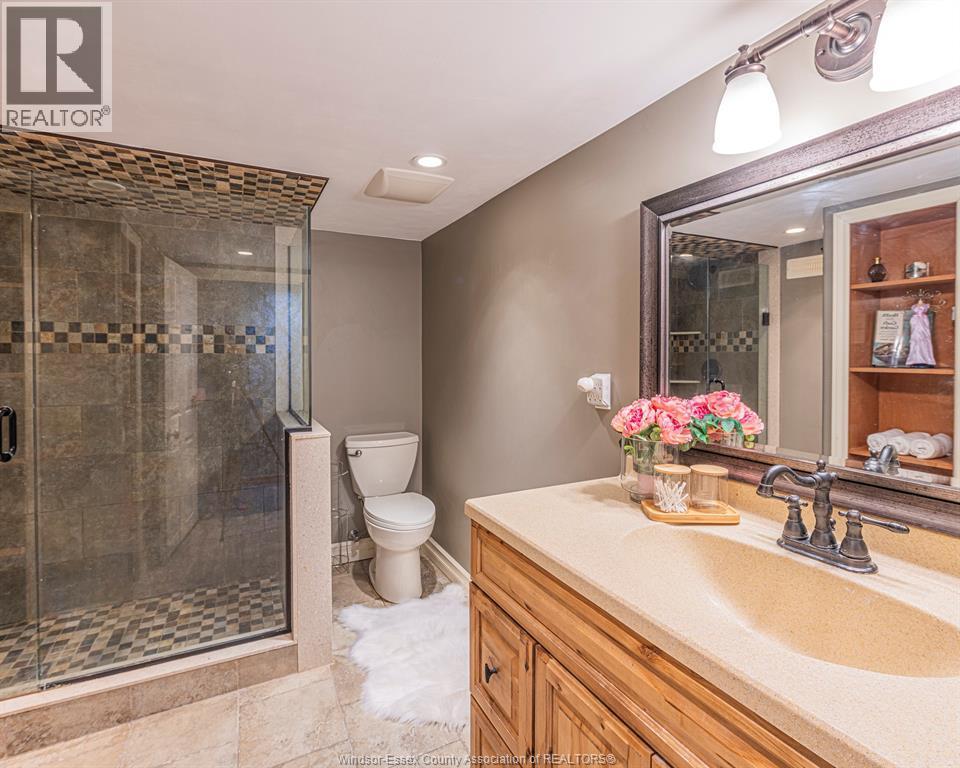 3446 Mark, Windsor, ON - Indoor Photo Showing Bathroom