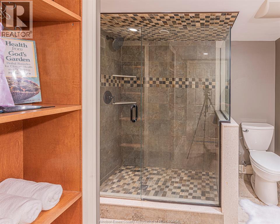 3446 Mark, Windsor, ON - Indoor Photo Showing Bathroom