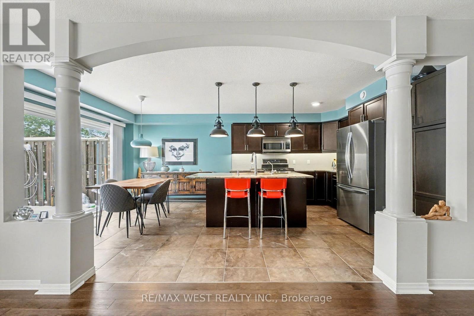 7 - 255 Summerfield Drive, Guelph, ON - Indoor Photo Showing Kitchen With Stainless Steel Kitchen With Upgraded Kitchen
