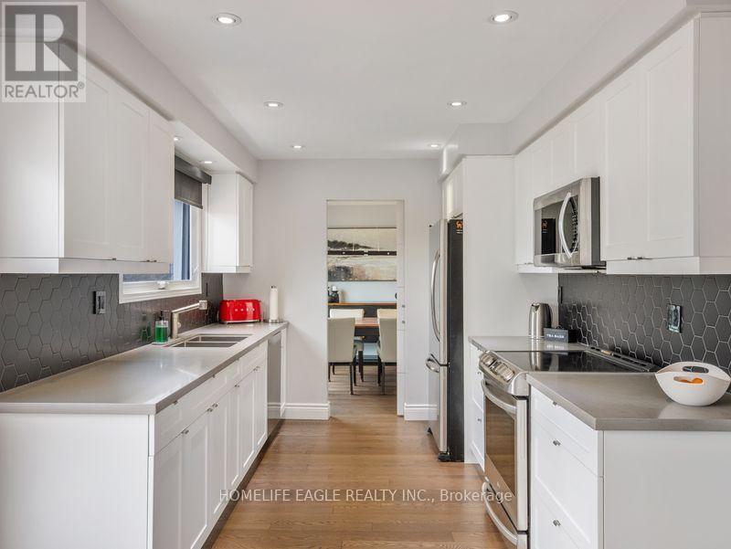 1592 Sideroad 15, New Tecumseth, ON - Indoor Photo Showing Kitchen With Double Sink