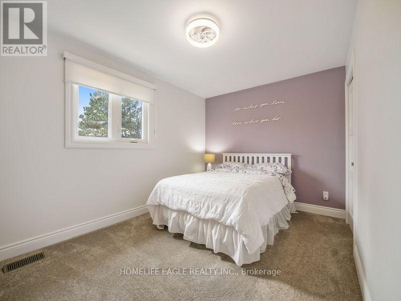 1592 Sideroad 15, New Tecumseth, ON - Indoor Photo Showing Bedroom