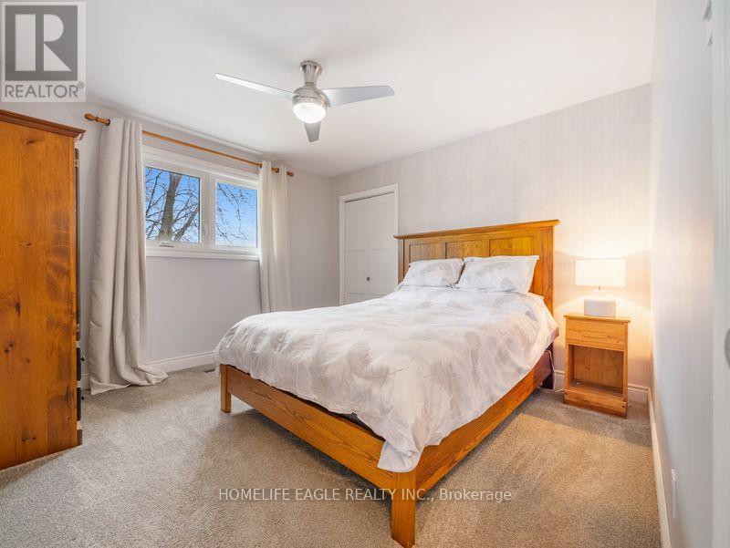 1592 Sideroad 15, New Tecumseth, ON - Indoor Photo Showing Bedroom