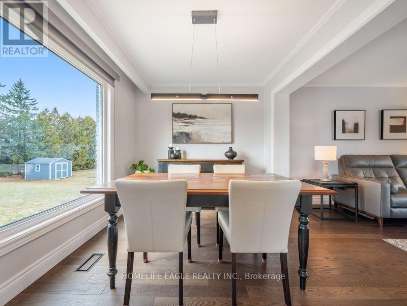 1592 Sideroad 15, New Tecumseth, ON - Indoor Photo Showing Dining Room