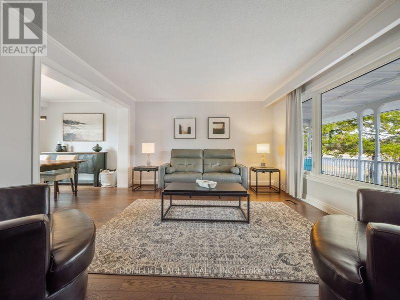 1592 Sideroad 15, New Tecumseth, ON - Indoor Photo Showing Living Room