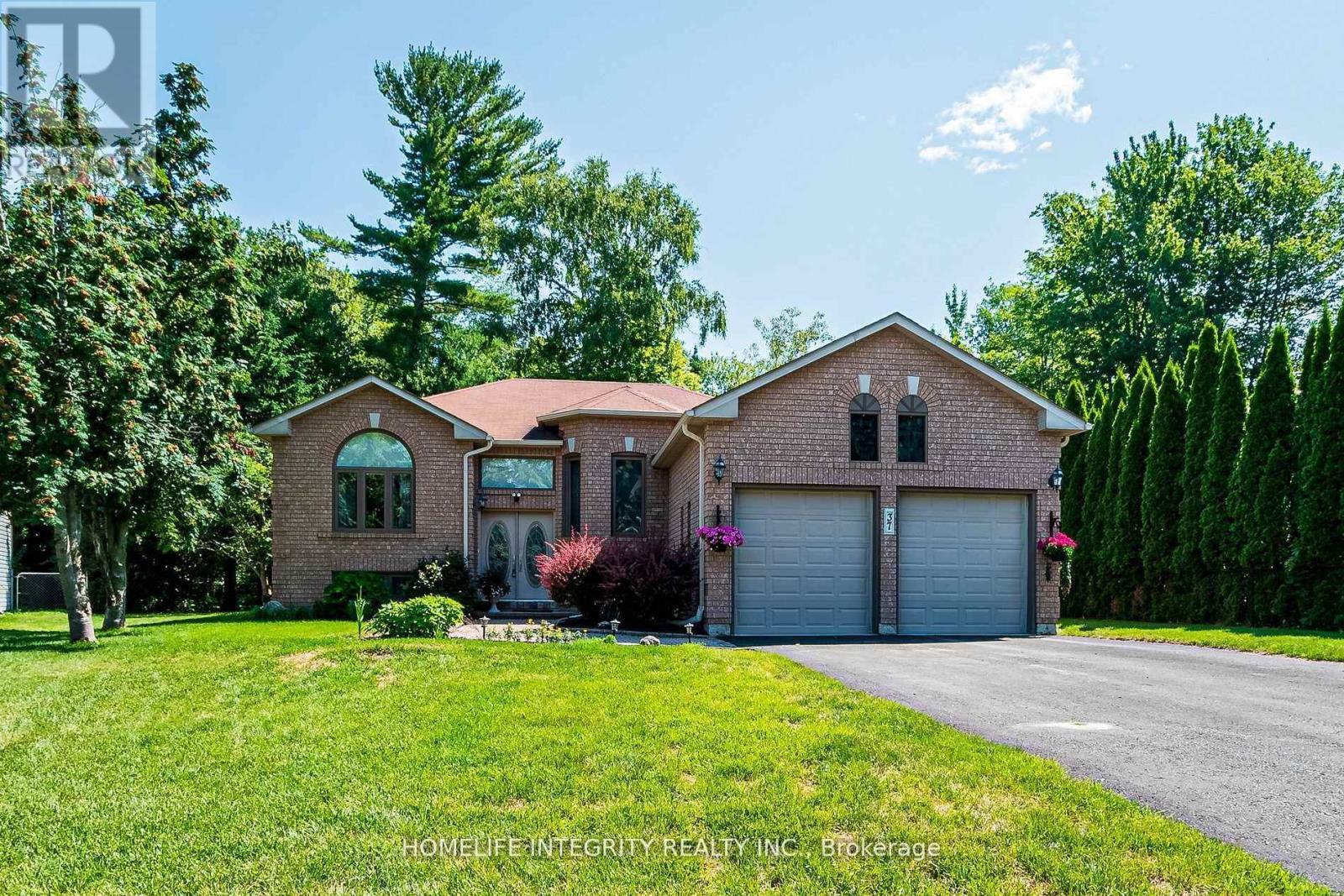37 Brouwer Crescent, Wasaga Beach, ON - Outdoor With Facade
