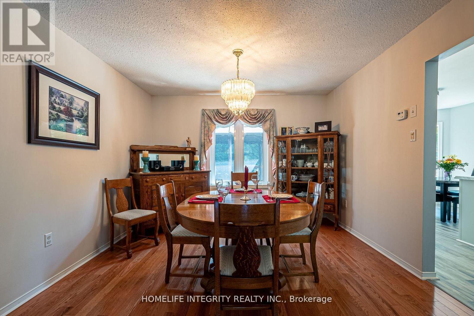 37 Brouwer Crescent, Wasaga Beach, ON - Indoor Photo Showing Dining Room