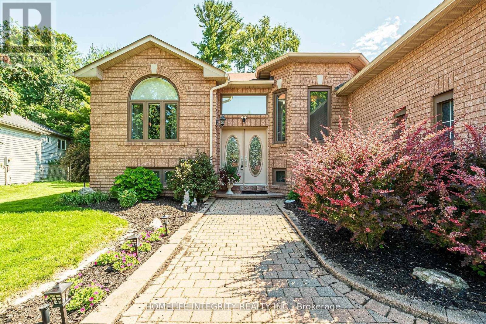 37 Brouwer Crescent, Wasaga Beach, ON - Outdoor