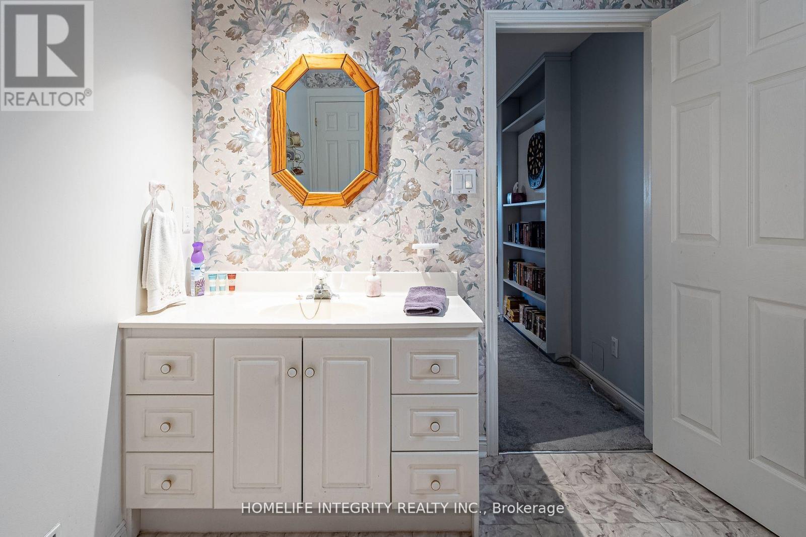 37 Brouwer Crescent, Wasaga Beach, ON - Indoor Photo Showing Bathroom