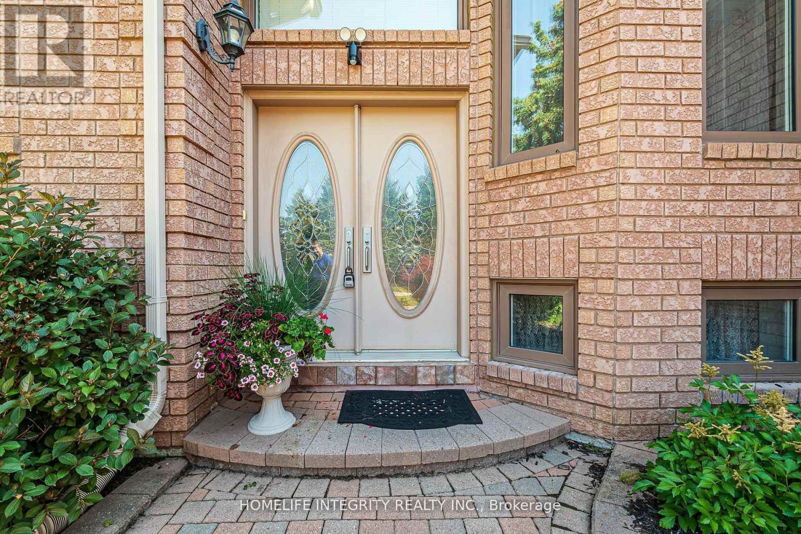 37 Brouwer Crescent, Wasaga Beach, ON - Outdoor