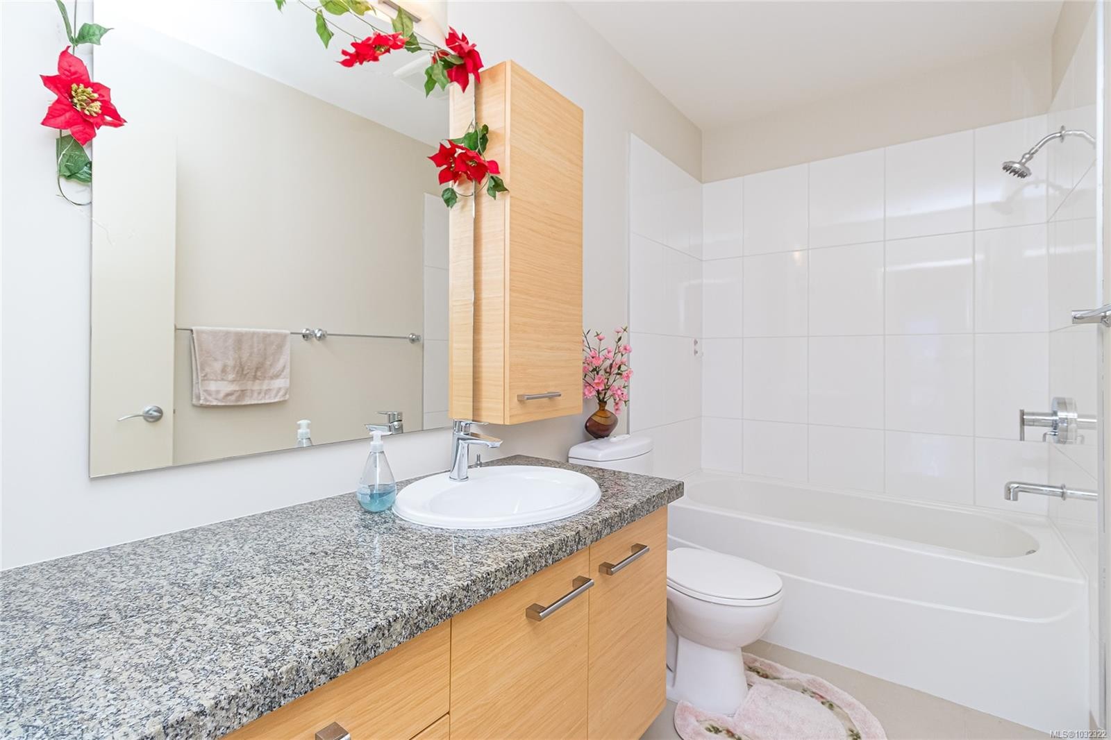 1402-38 Front St, Nanaimo, BC - Indoor Photo Showing Bathroom