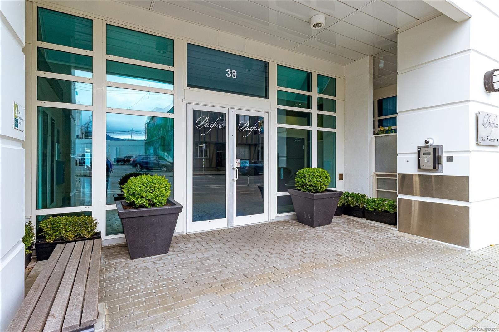 1402-38 Front St, Nanaimo, BC -