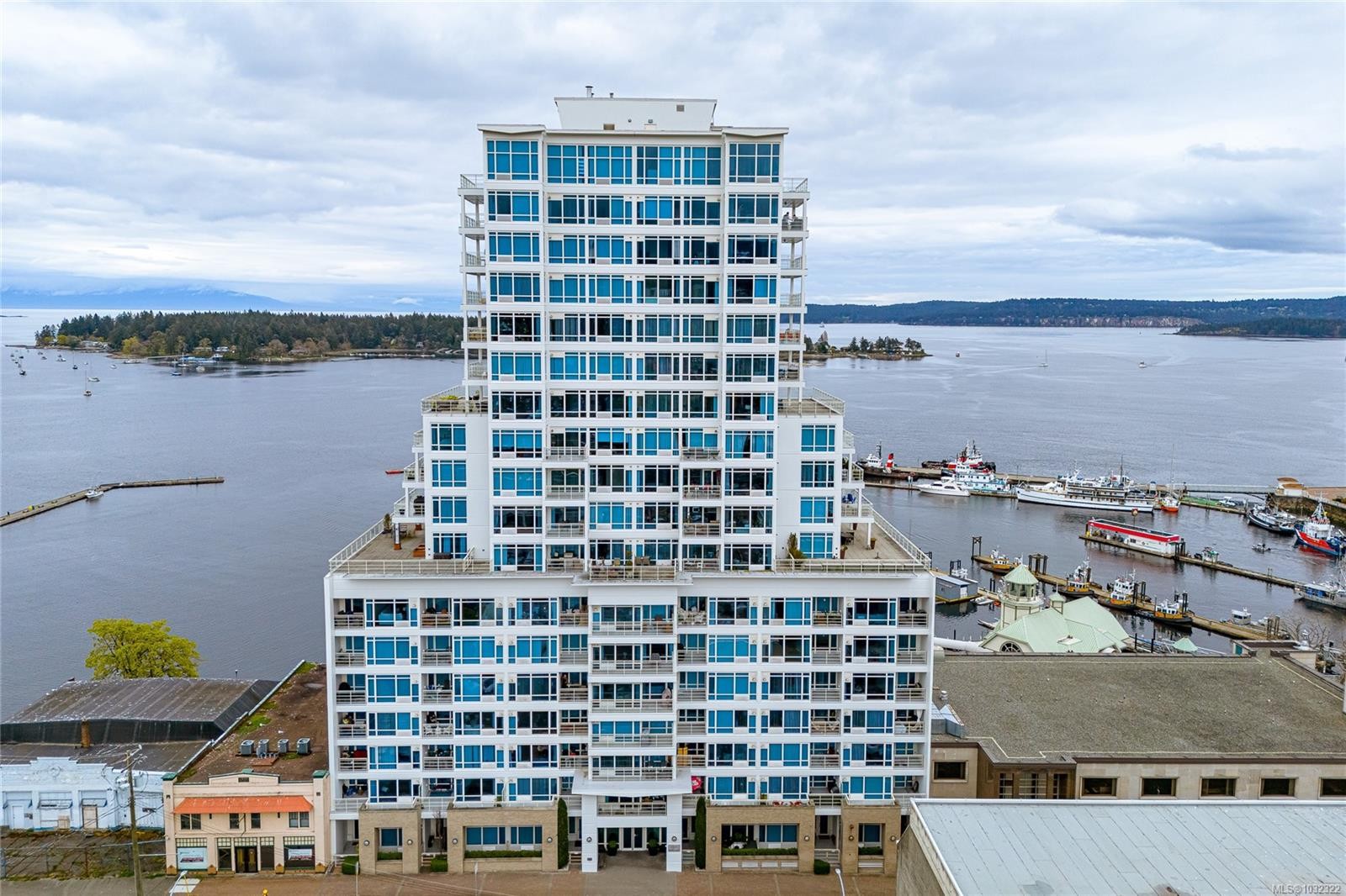 1402-38 Front St, Nanaimo, BC - Outdoor With Body Of Water