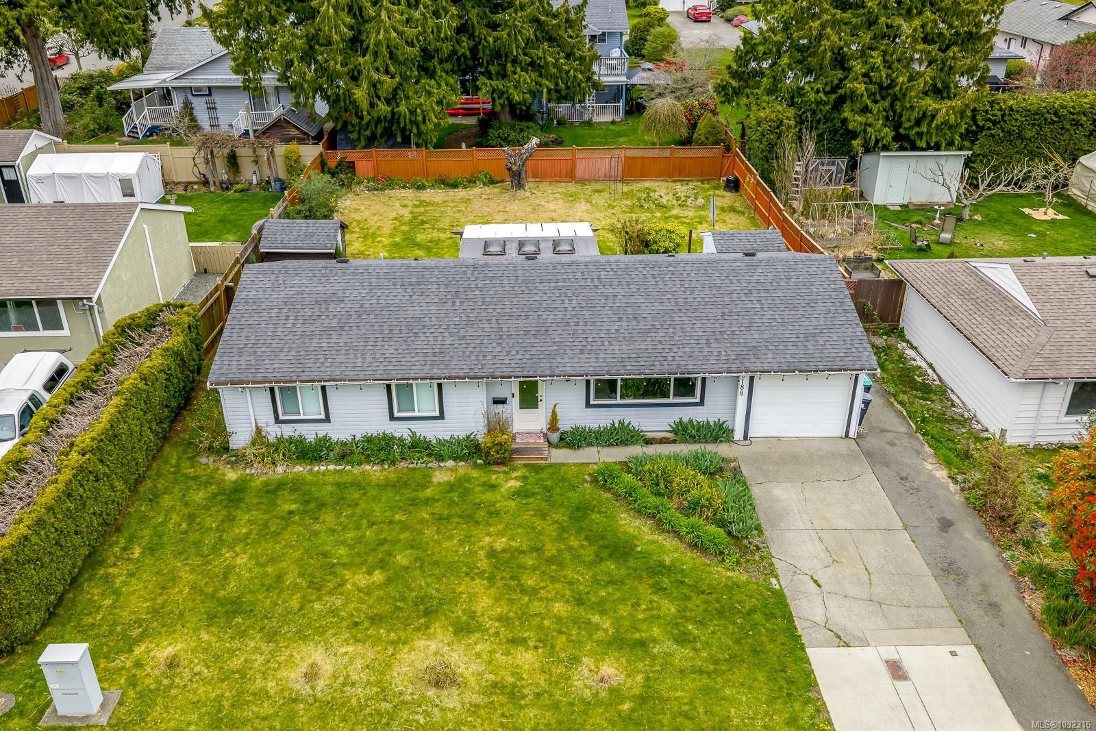 2188 Noel Ave, Comox, BC