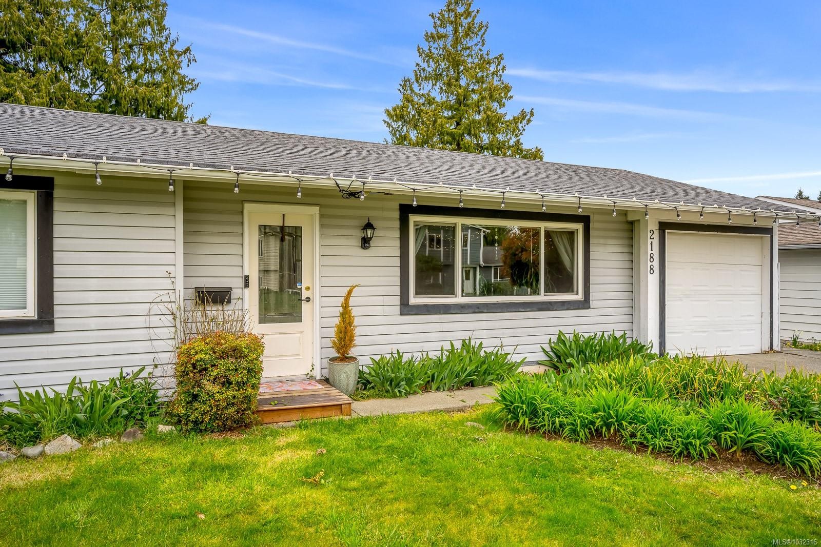 2188 Noel Ave, Comox, BC