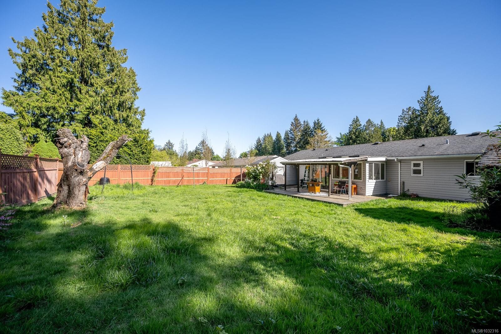 2188 Noel Ave, Comox, BC