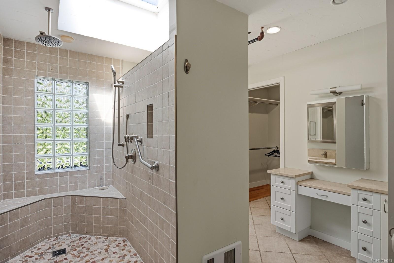 2340 Spring Rd, Campbell River, BC