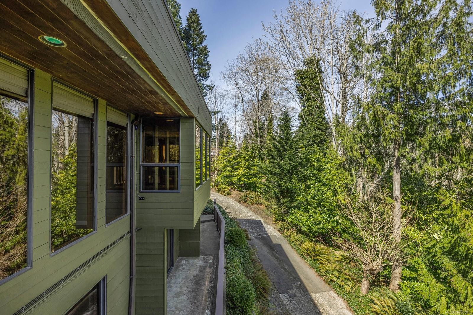 2340 Spring Rd, Campbell River, BC