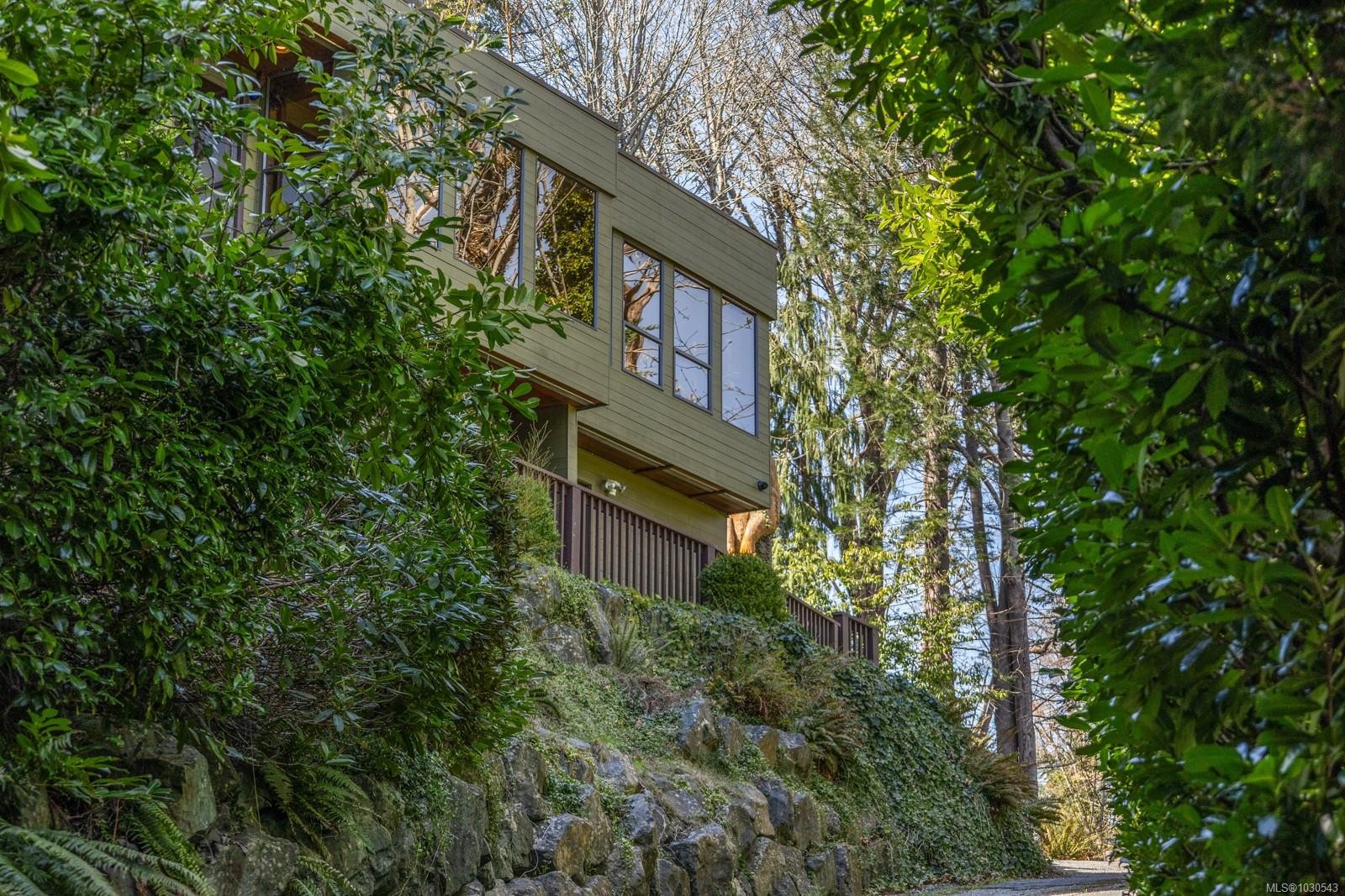 2340 Spring Rd, Campbell River, BC