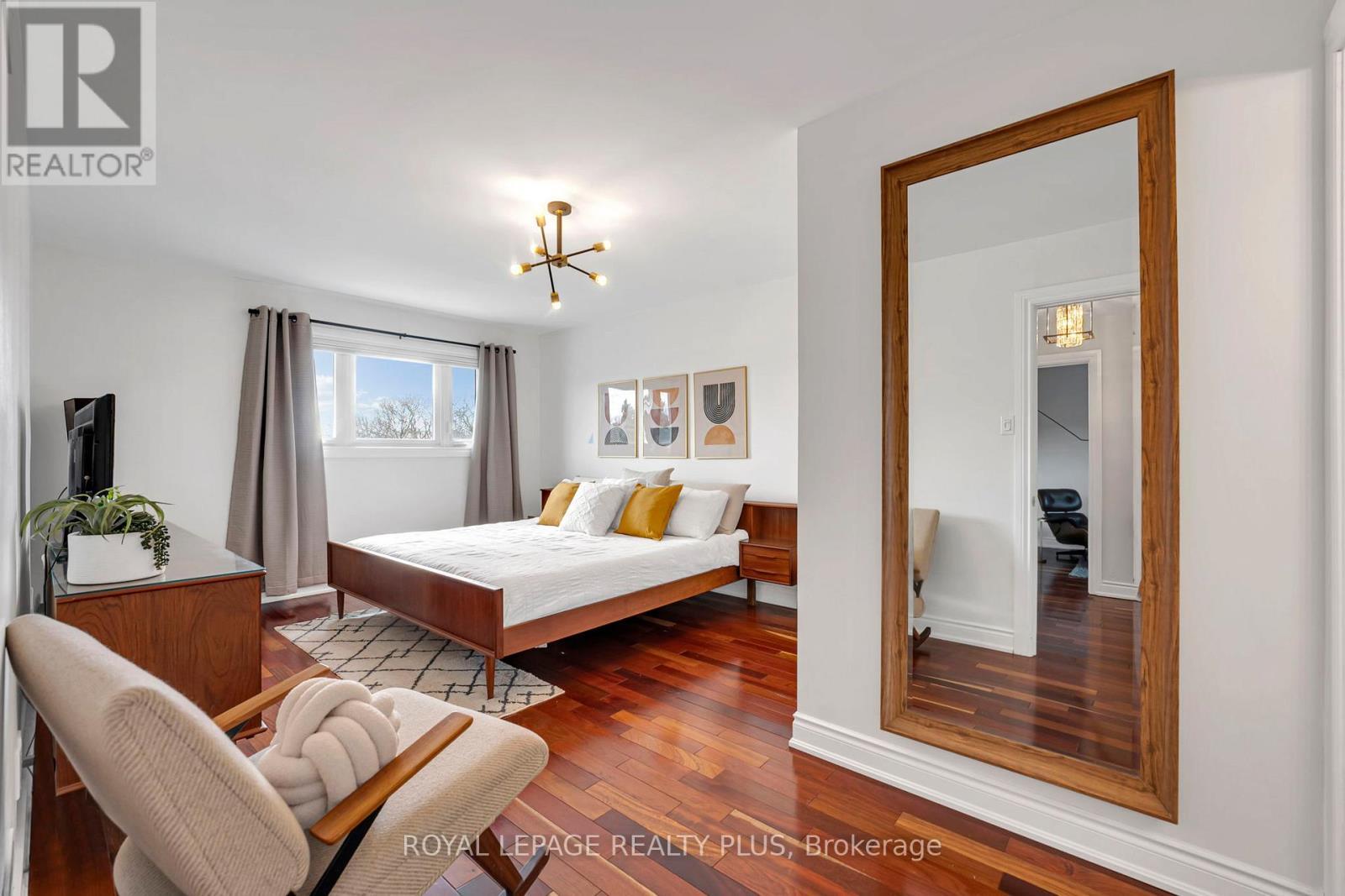 4241 Anworld Place, Mississauga, ON - Indoor Photo Showing Bedroom