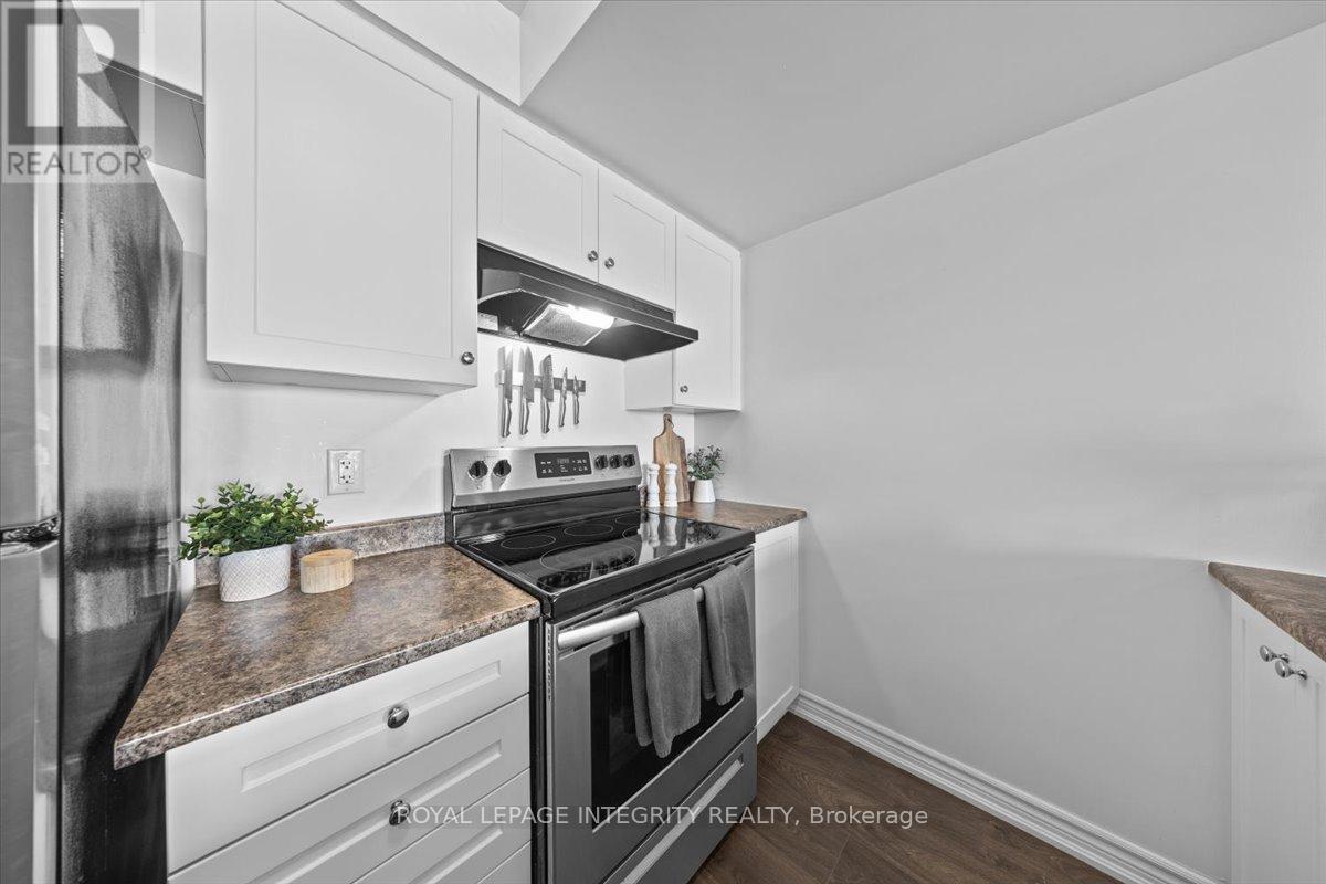 78 Lyrid Private, Ottawa, ON - Indoor Photo Showing Kitchen