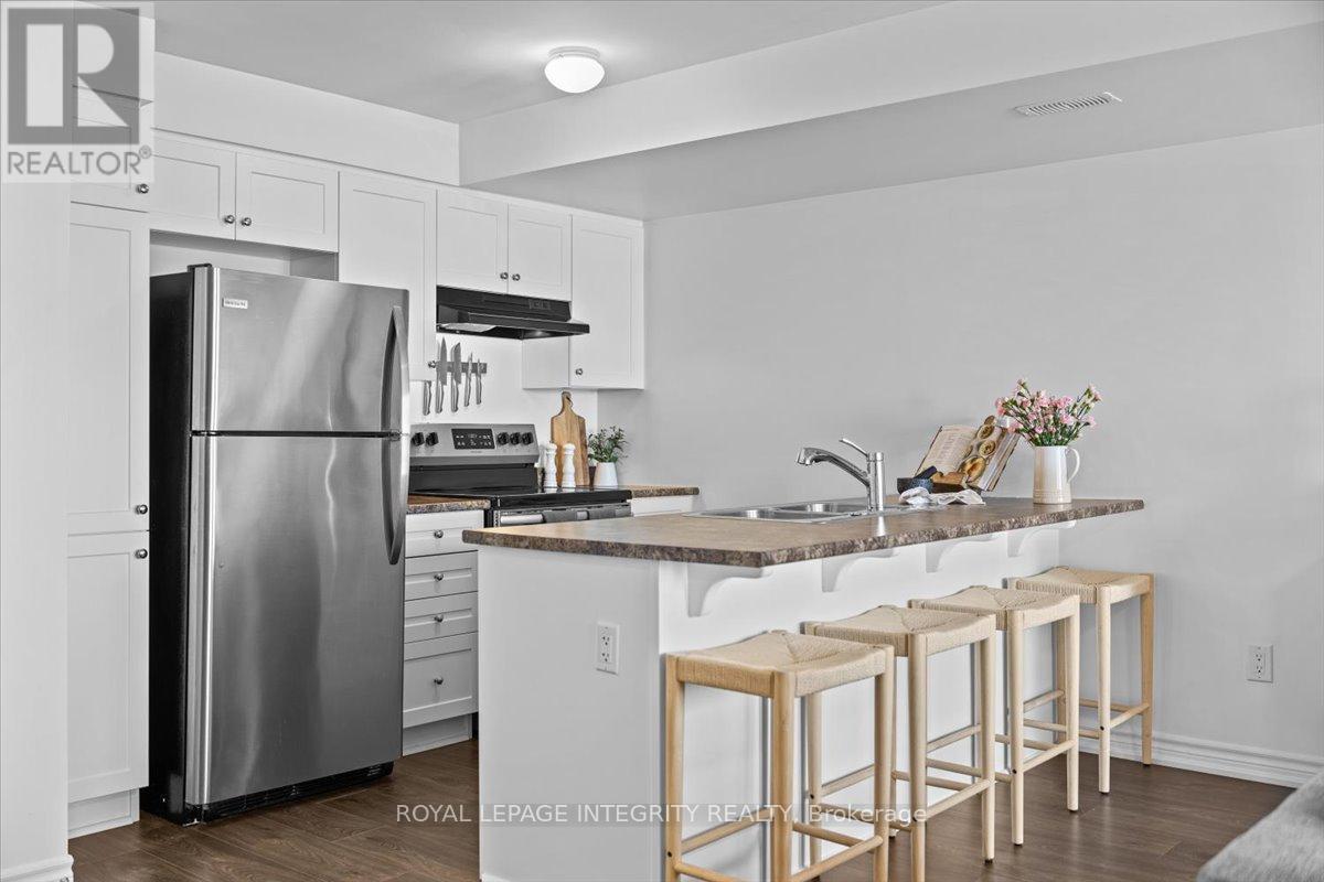 78 Lyrid Private, Ottawa, ON - Indoor Photo Showing Kitchen