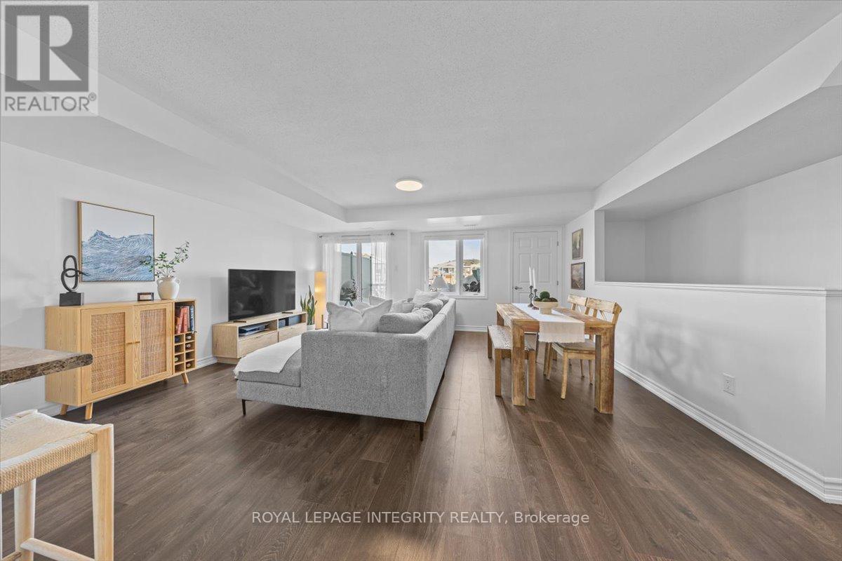 78 Lyrid Private, Ottawa, ON - Indoor Photo Showing Living Room