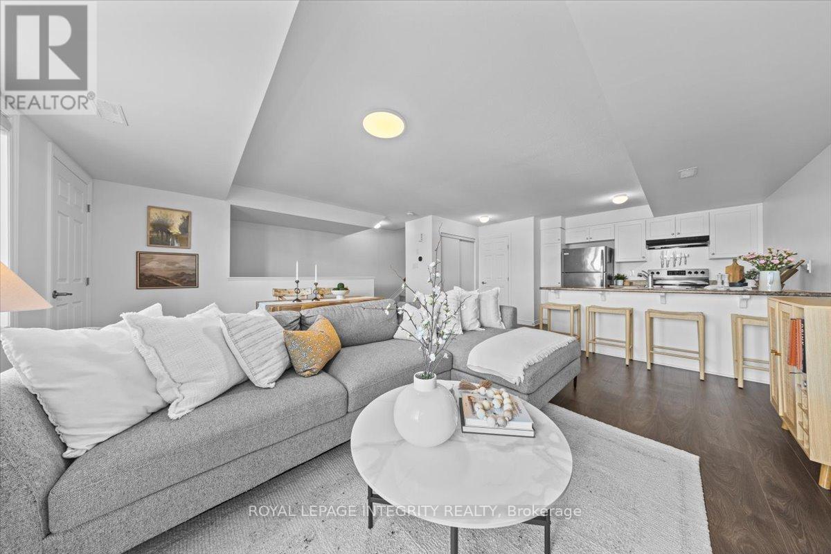 78 Lyrid Private, Ottawa, ON - Indoor Photo Showing Living Room