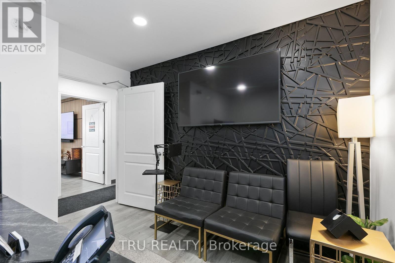 1901 Banff Avenue, Ottawa, ON