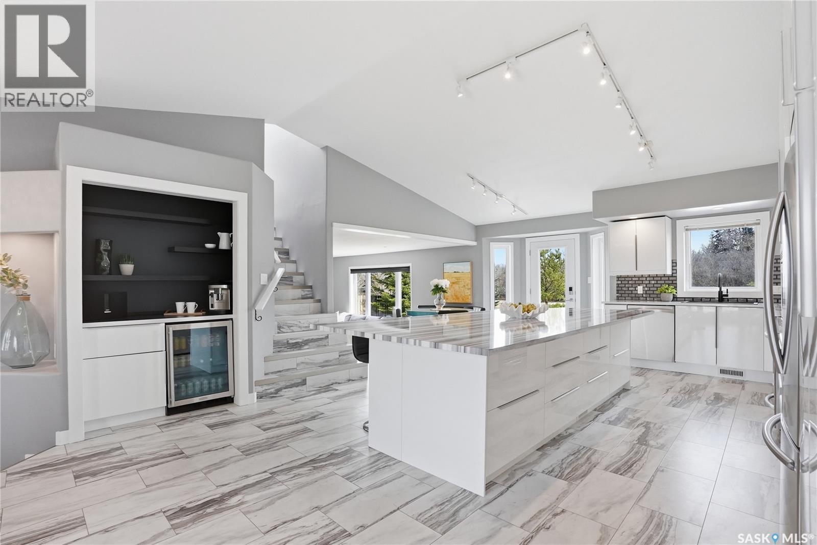 406 Laycoe Crescent, Saskatoon, SK - Indoor Photo Showing Kitchen
