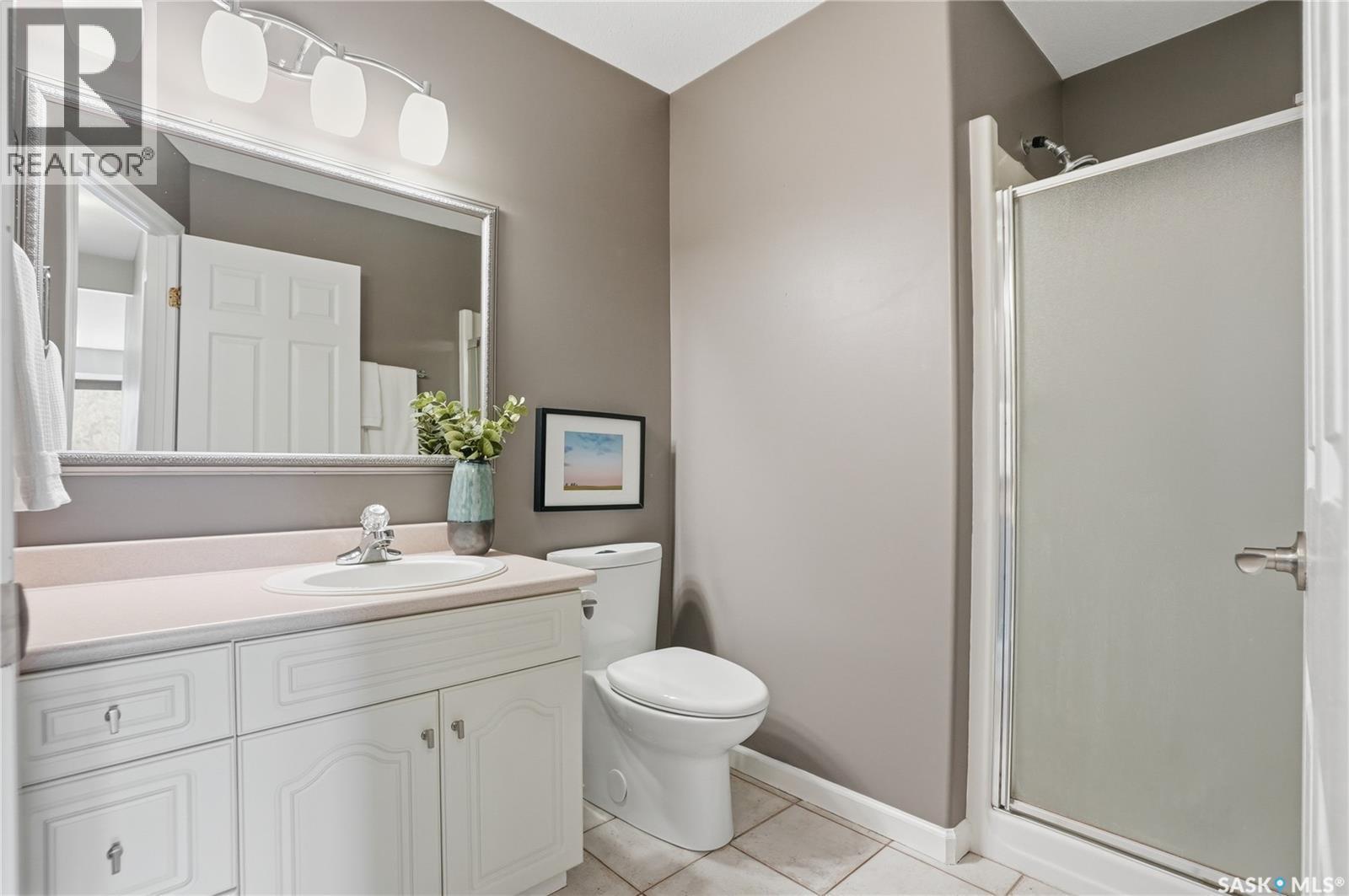 406 Laycoe Crescent, Saskatoon, SK - Indoor Photo Showing Bathroom